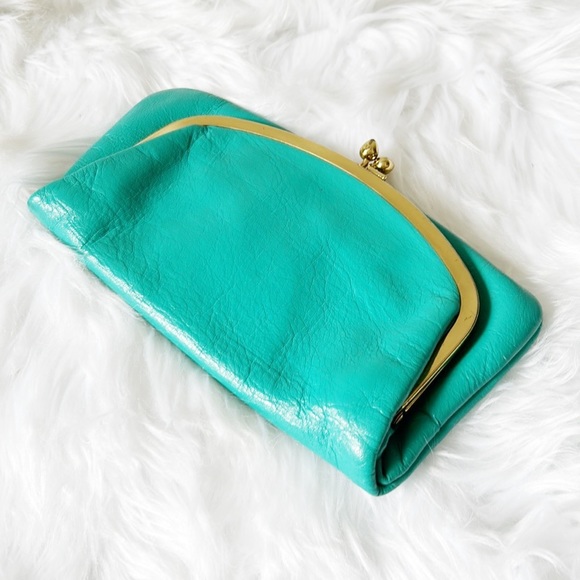 Vintage Handbags - Vintage Green Folded Clutch Bag Gold Clasp Closure Fully Lined